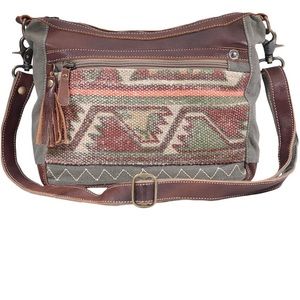 Like new Myra crossbody